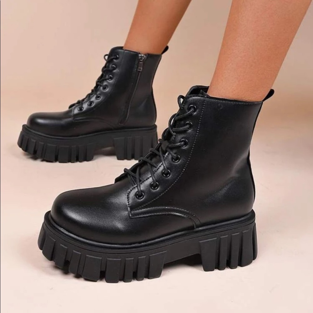 Combat boots